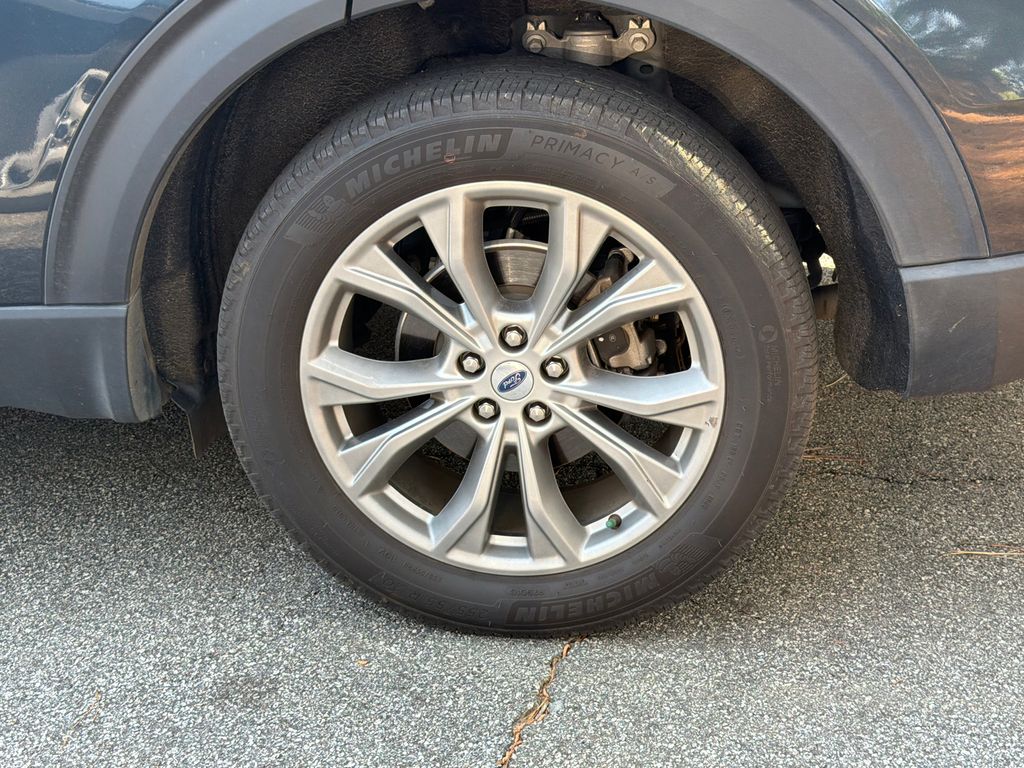 Thumbnail: 2022 Ford Explorer - 6