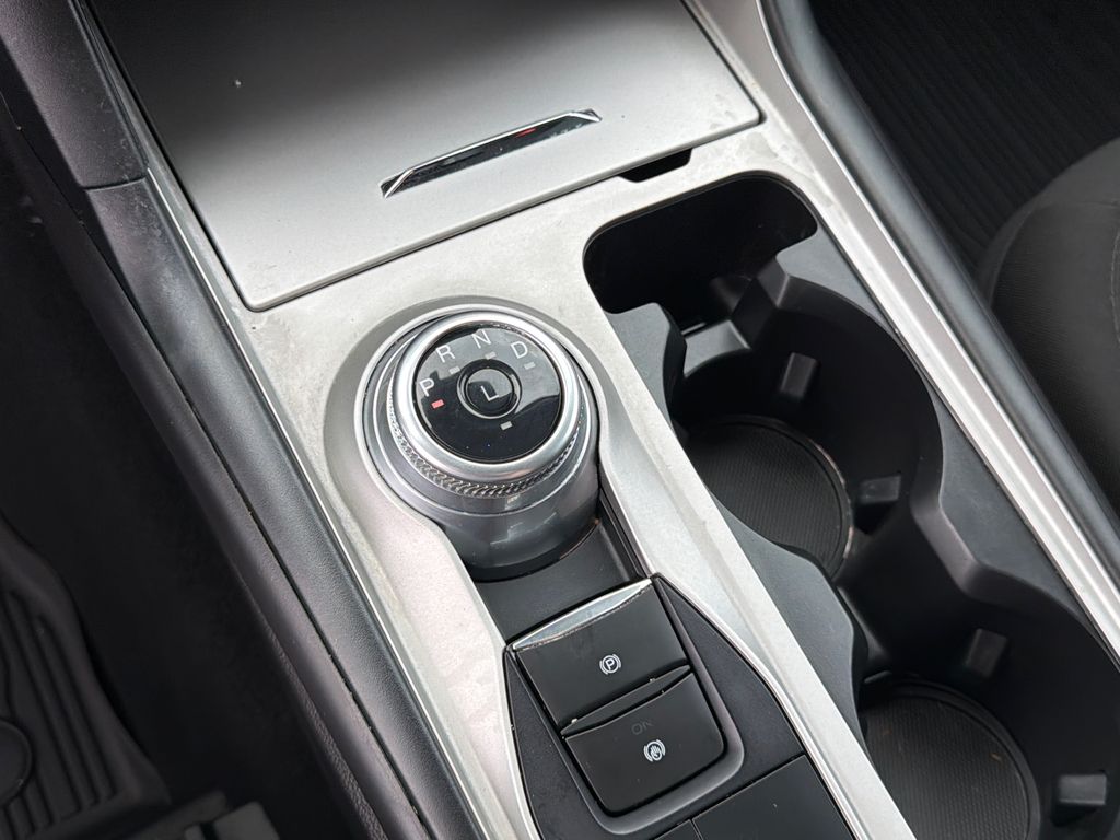 Thumbnail: 2024 Ford Explorer - 32