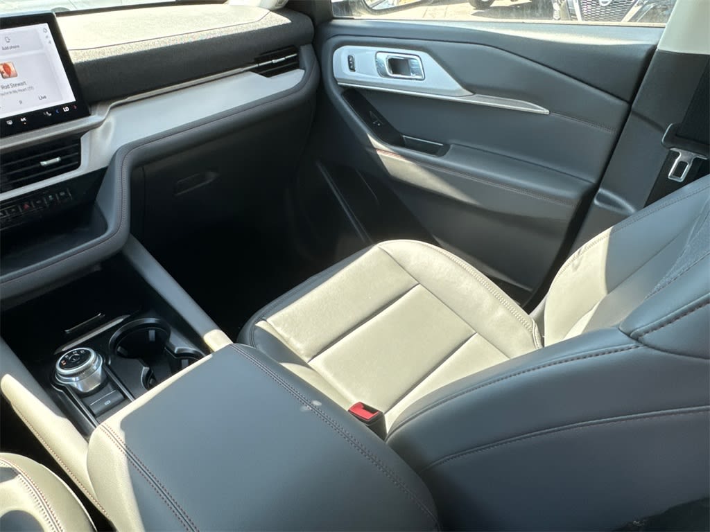 2025 Ford Explorer Active 27
