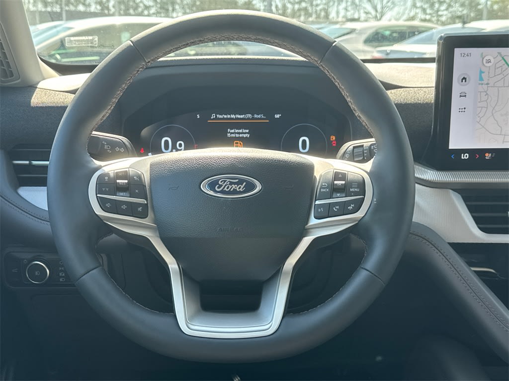 2025 Ford Explorer Active 13