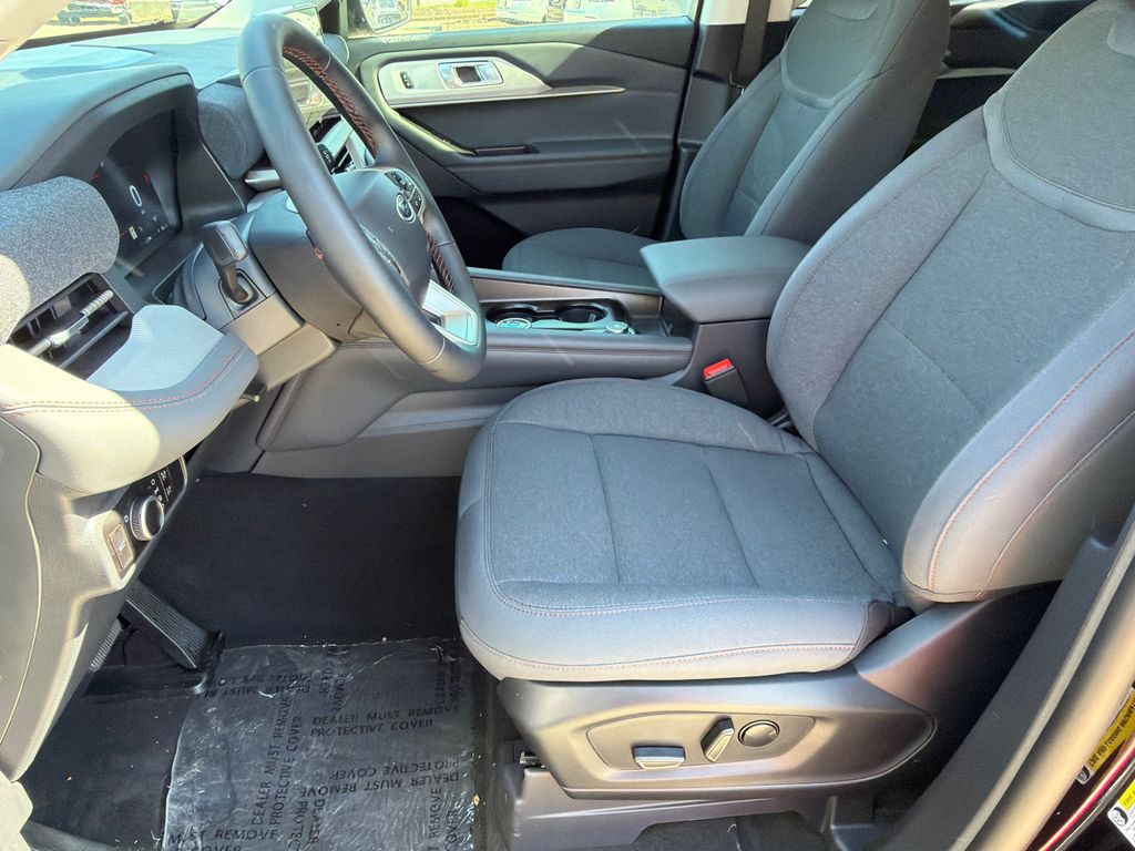 Thumbnail: 2026 Ford Explorer - 9