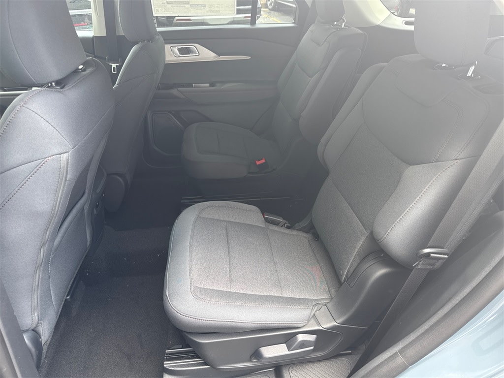 2025 Ford Explorer Active 24