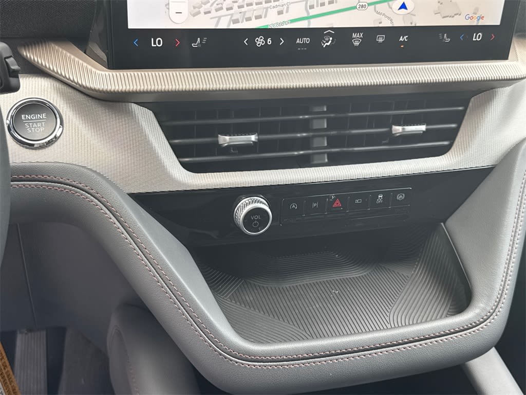 2025 Ford Explorer Active 31