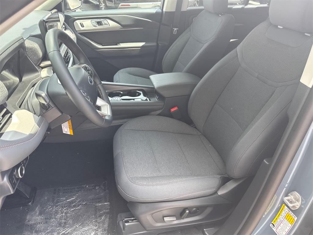 2025 Ford Explorer Active 9