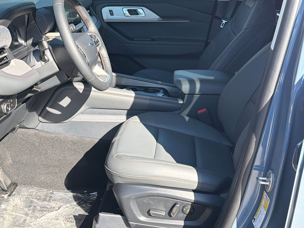 Thumbnail: 2026 Ford Explorer - 9