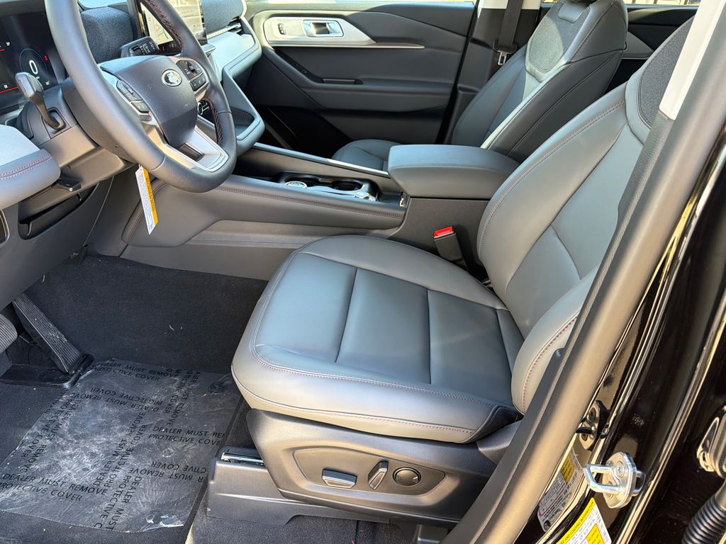 Thumbnail: 2026 Ford Explorer - 8