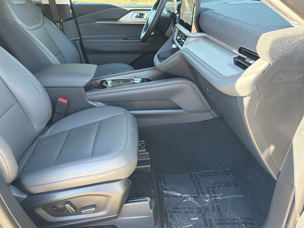 Thumbnail: 2026 Ford Explorer - 9