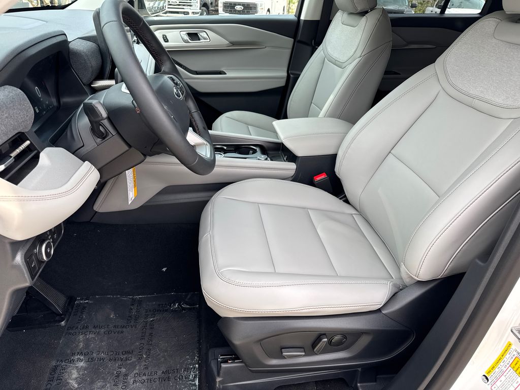Thumbnail: 2026 Ford Explorer - 9
