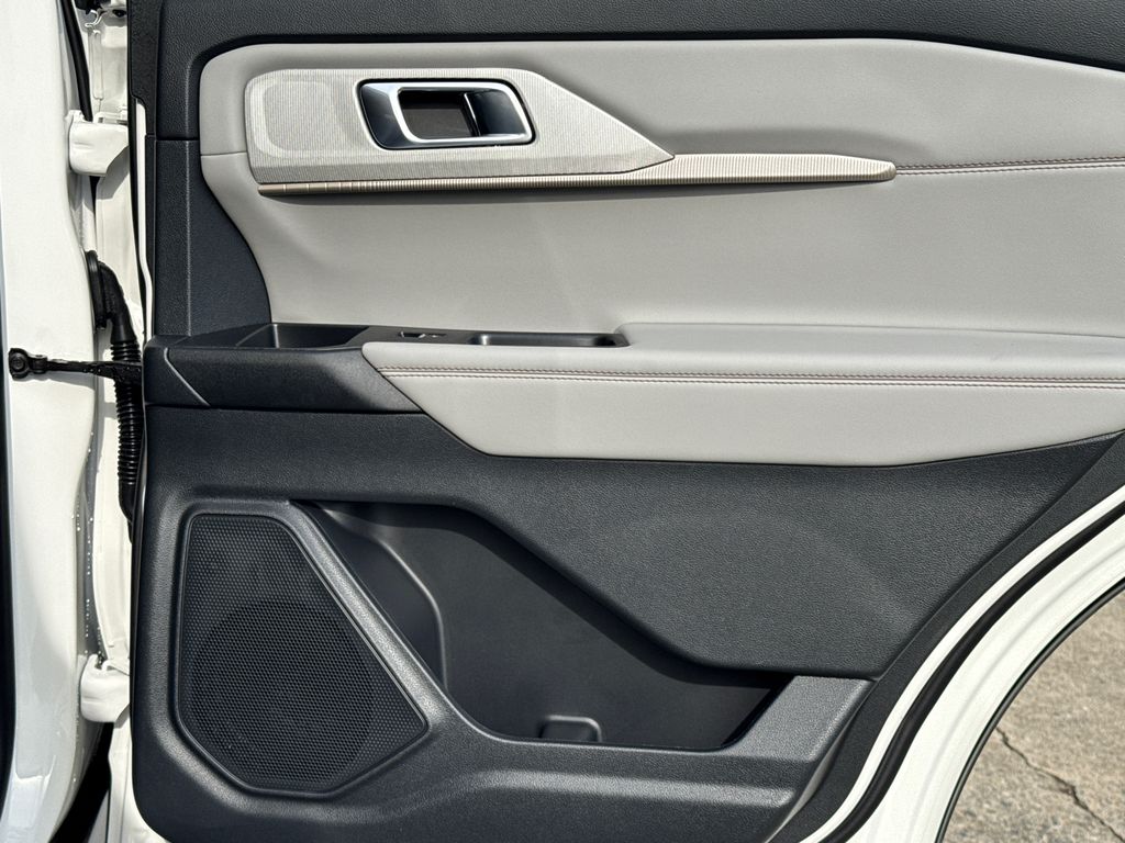 Thumbnail: 2026 Ford Explorer - 23