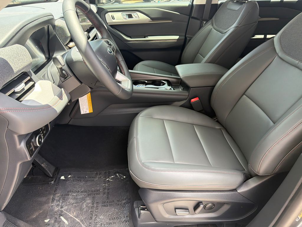 Thumbnail: 2026 Ford Explorer - 9