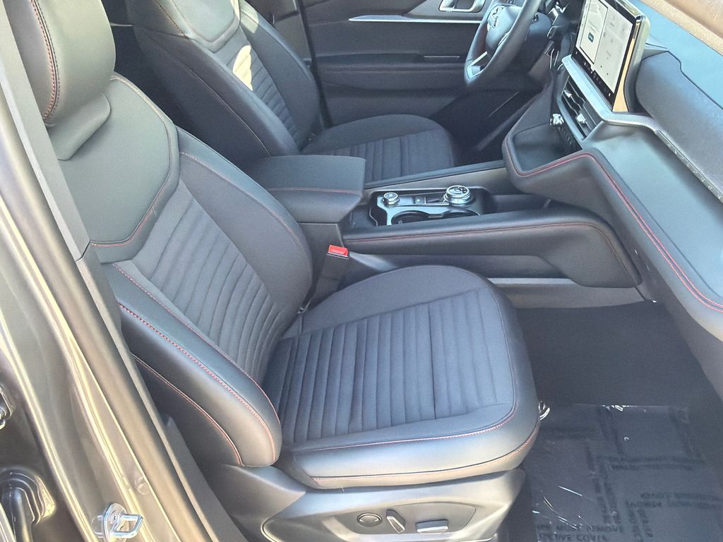 Thumbnail: 2026 Ford Explorer - 9