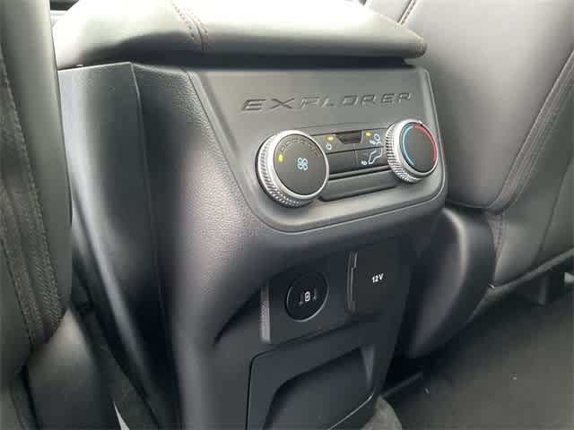 2025 Ford Explorer Active 25