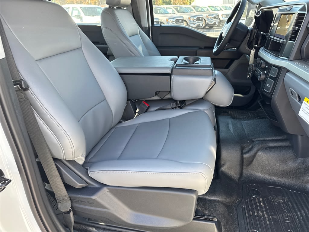 Thumbnail: 2025 Ford F-250 - 10