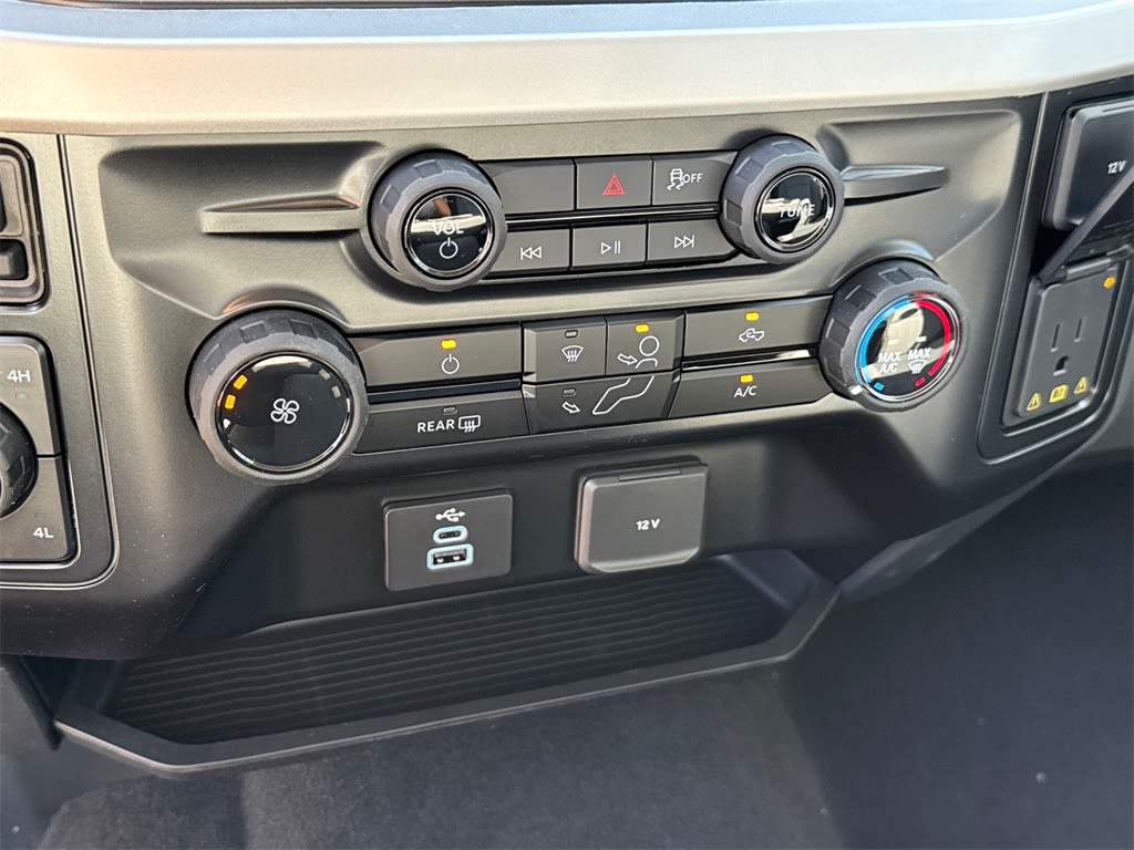 Thumbnail: 2026 Ford F-250 - 26