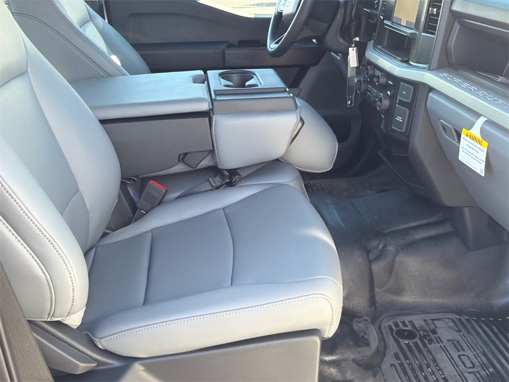 Thumbnail: 2025 Ford F-250 - 21