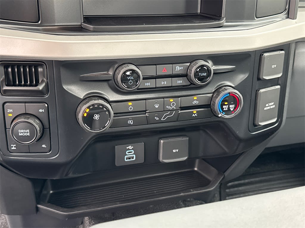 Thumbnail: 2025 Ford F-250 - 29