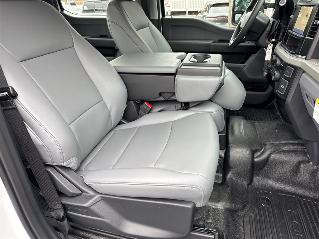 Thumbnail: 2025 Ford F-250 - 9