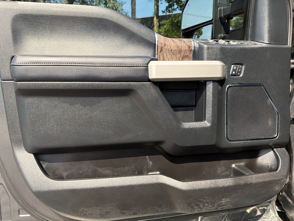 Thumbnail: 2019 Ford F-250 - 20