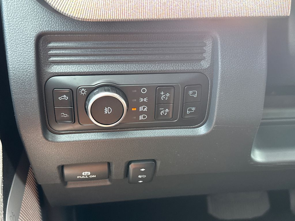 Thumbnail: 2025 Ford F-250 - 29