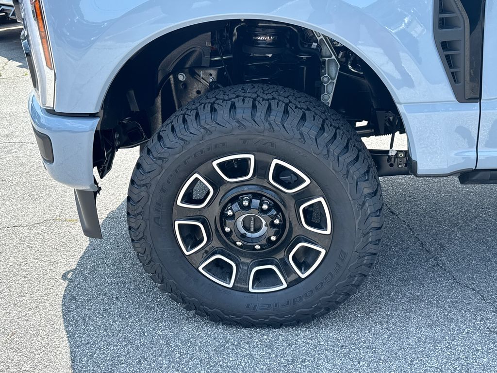 Thumbnail: 2025 Ford F-250 - 7