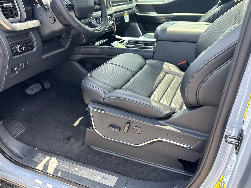 Thumbnail: 2025 Ford F-250 - 9