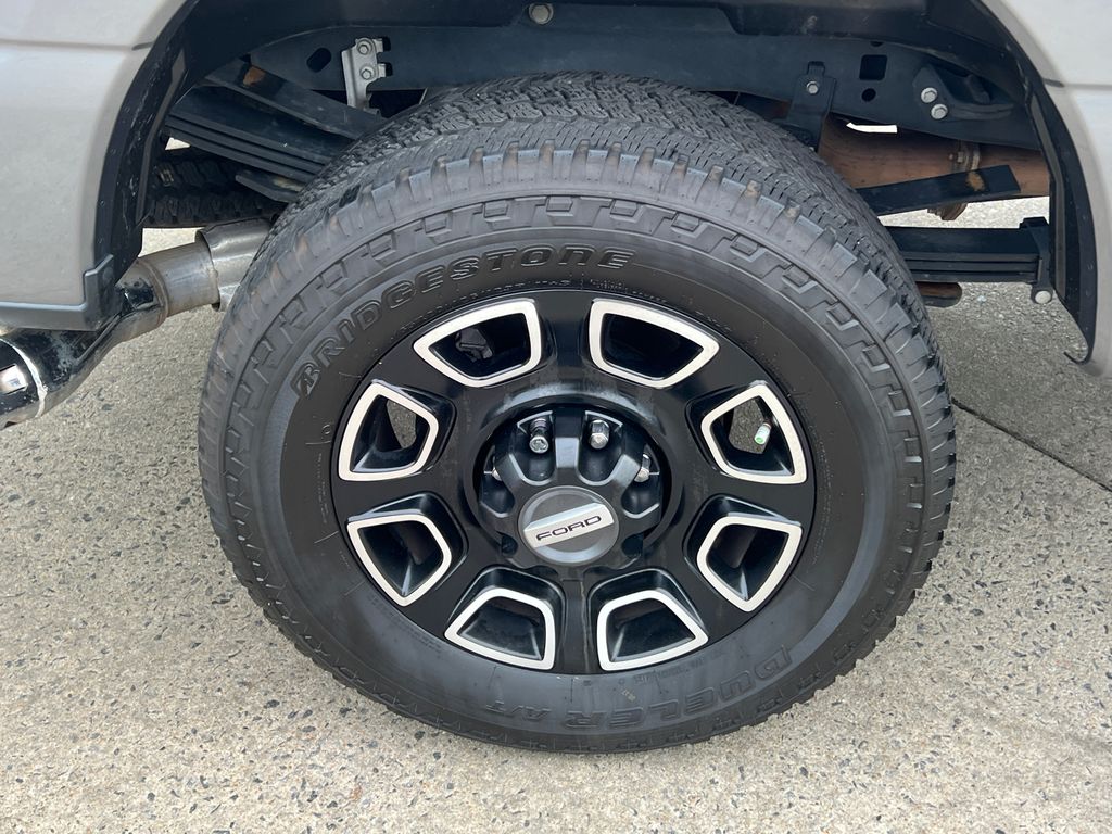 Thumbnail: 2024 Ford F-350 - 28