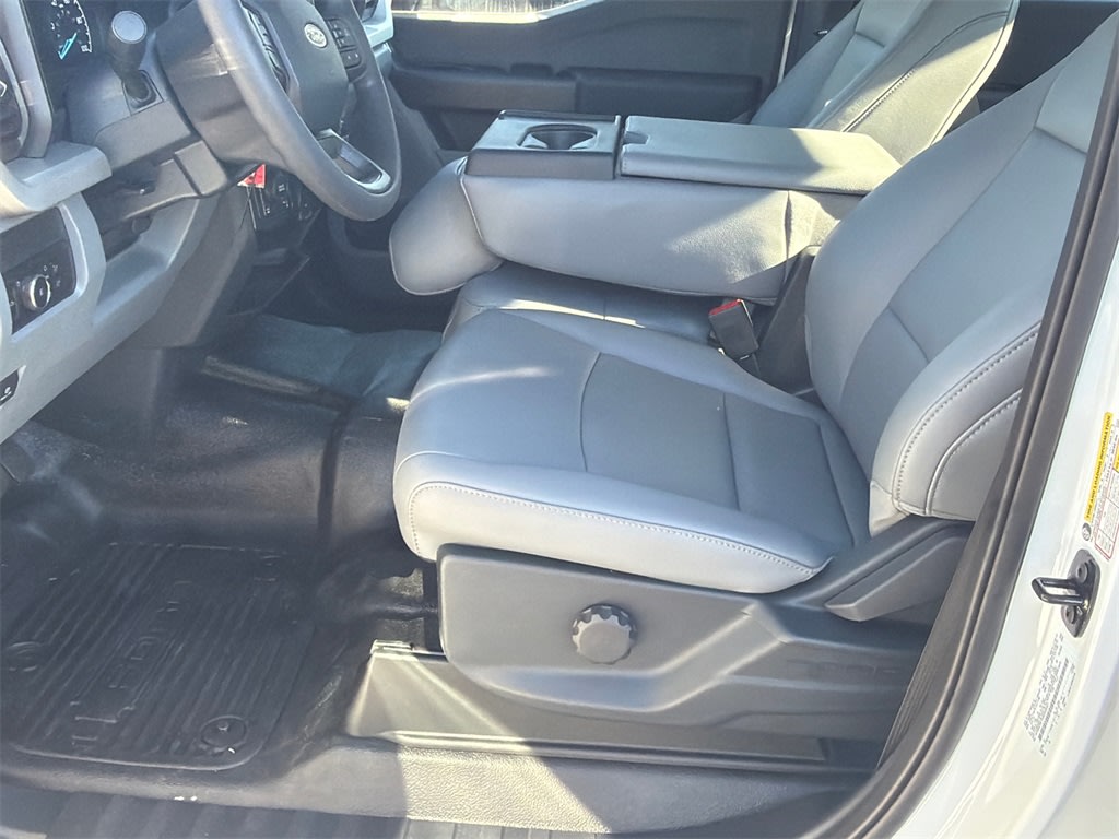 Thumbnail: 2025 Ford F-350 - 9