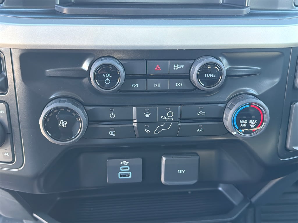 Thumbnail: 2025 Ford F-350 - 29