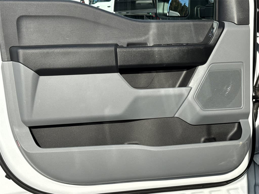 Thumbnail: 2025 Ford F-350 - 21