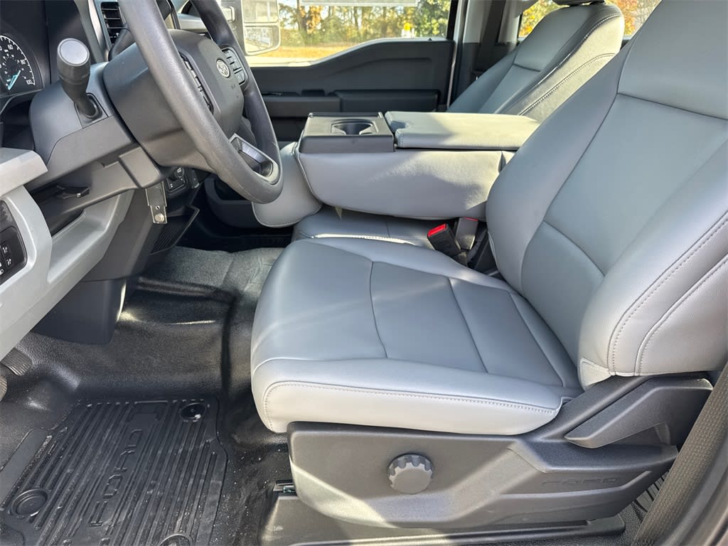 Thumbnail: 2025 Ford F-350 - 9