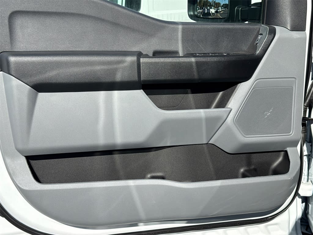 Thumbnail: 2025 Ford F-350 - 22