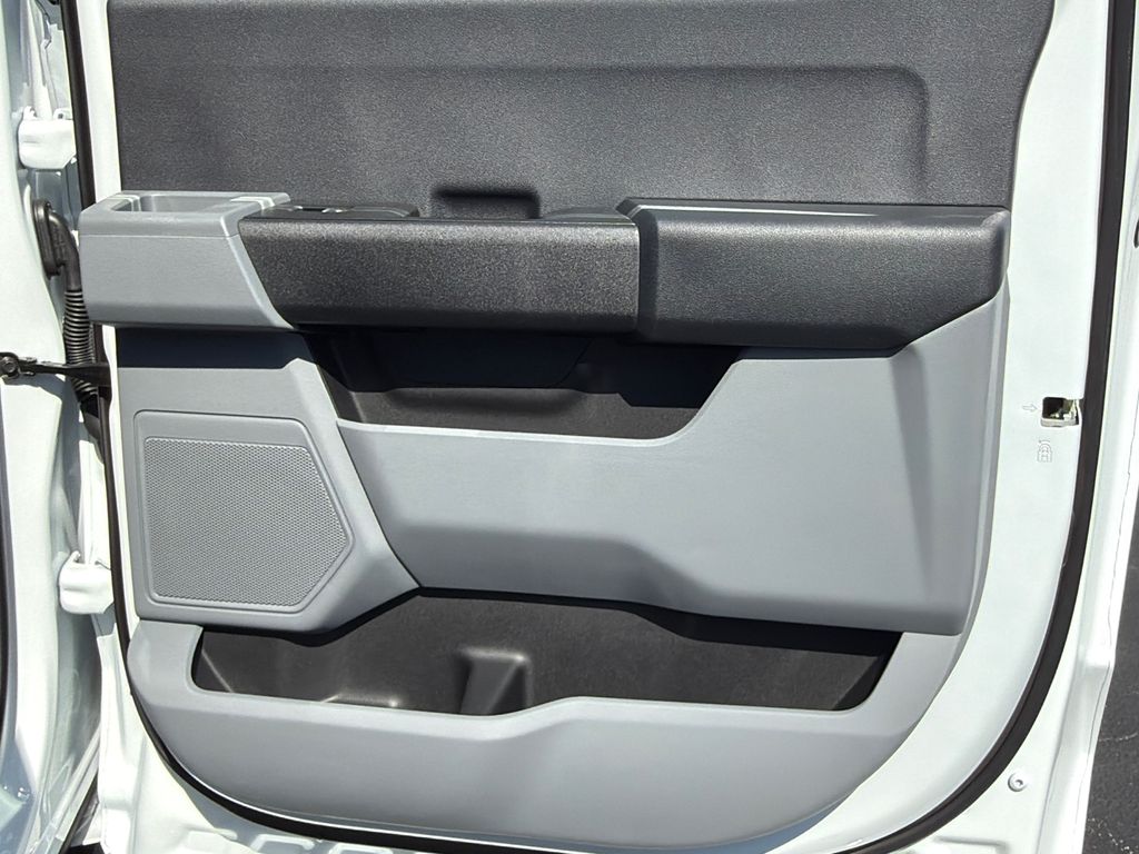 Thumbnail: 2025 Ford F-350 - 24