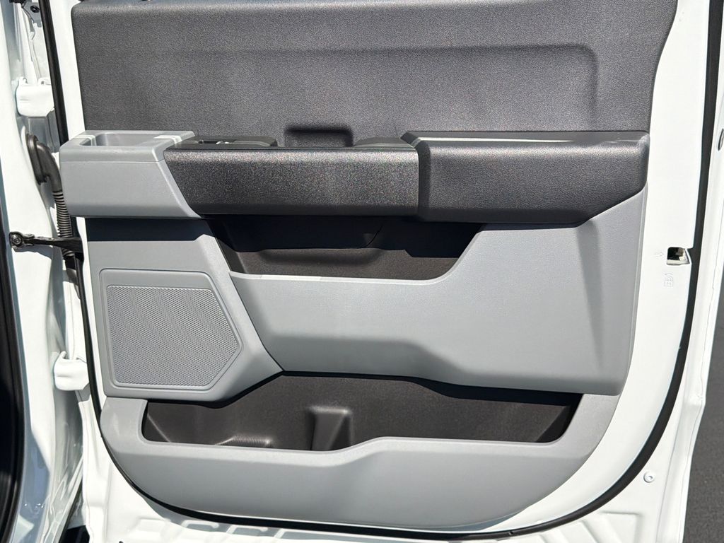 Thumbnail: 2025 Ford F-350 - 45