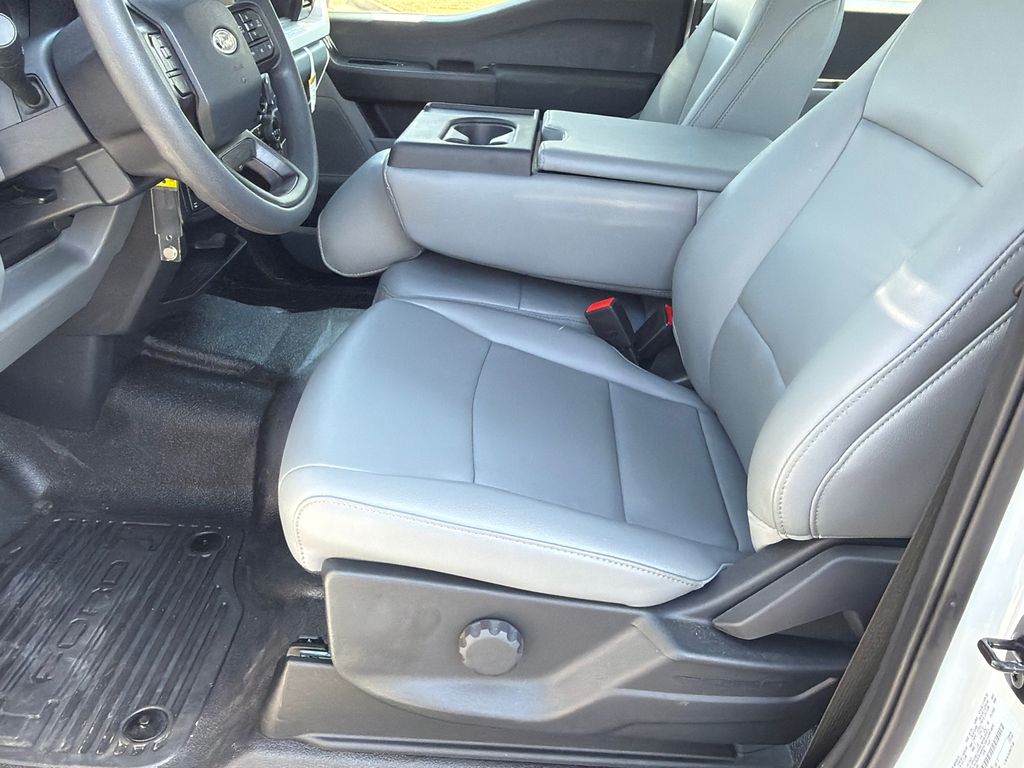 Thumbnail: 2025 Ford F-350 - 8