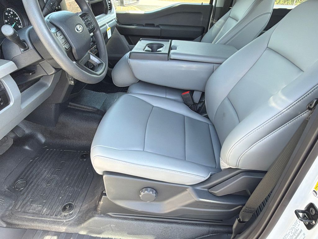 Thumbnail: 2025 Ford F-350 - 40