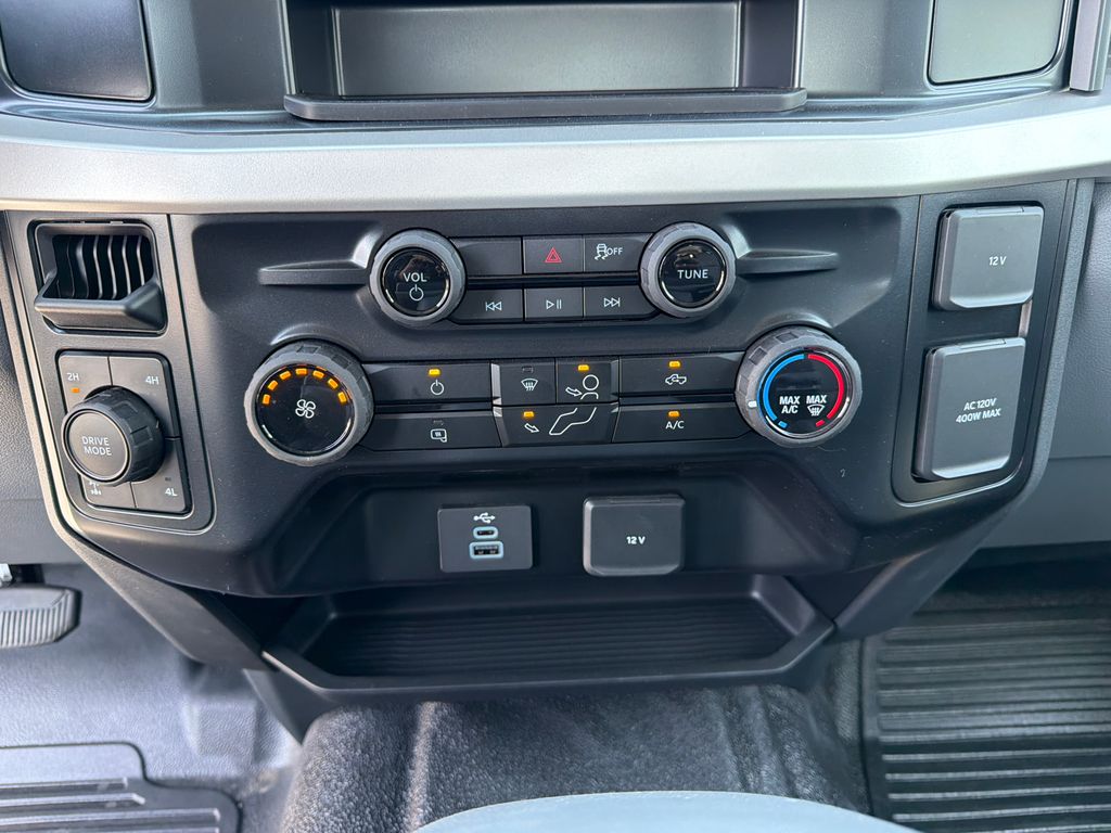 Thumbnail: 2025 Ford F-350 - 31