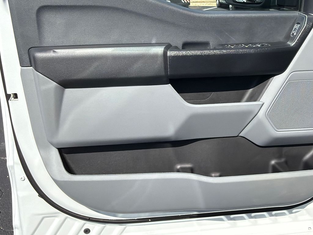 Thumbnail: 2025 Ford F-350 - 41