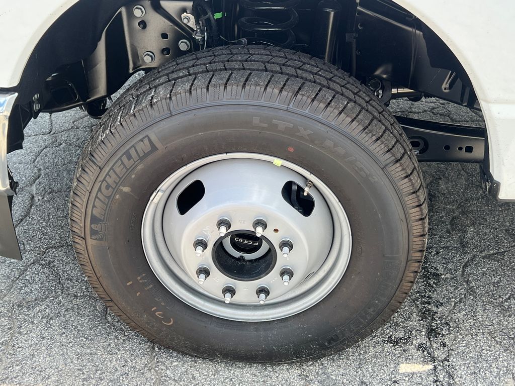 Thumbnail: 2025 Ford F-350 - 8