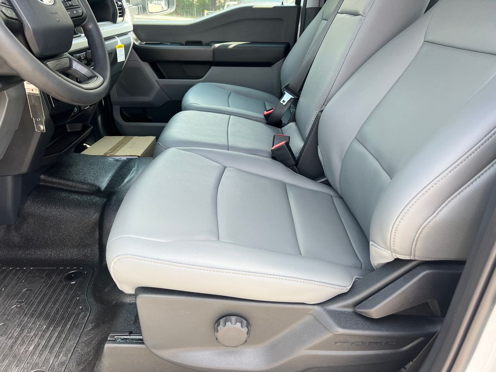 Thumbnail: 2025 Ford F-350 - 10