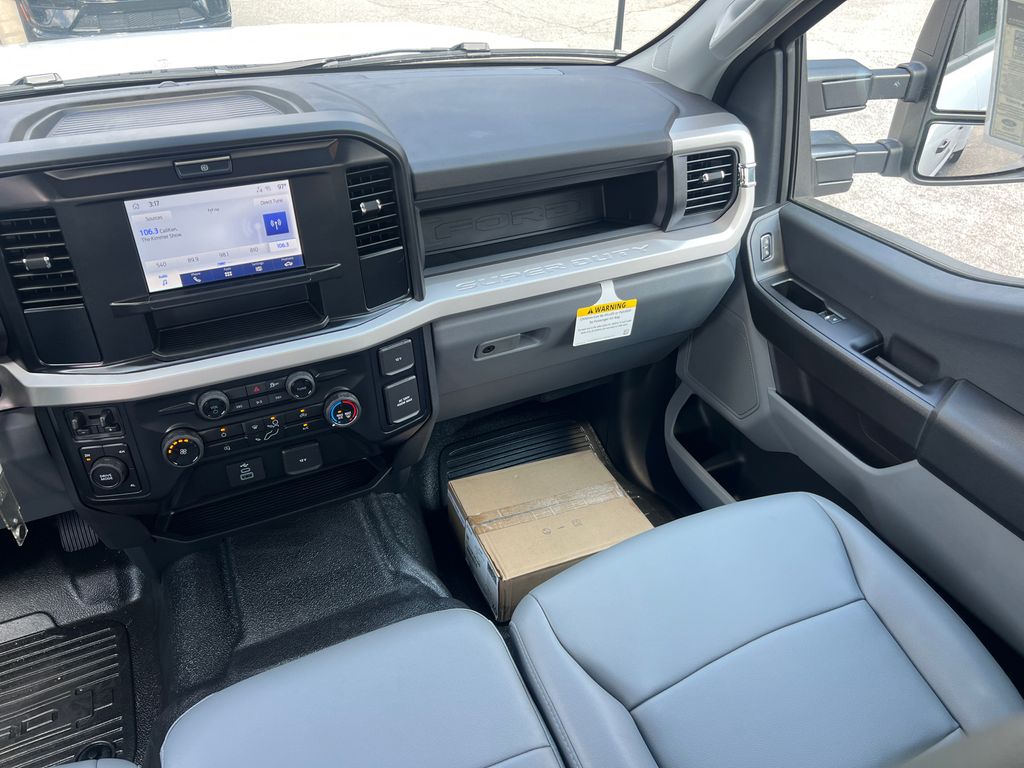 Thumbnail: 2025 Ford F-350 - 12