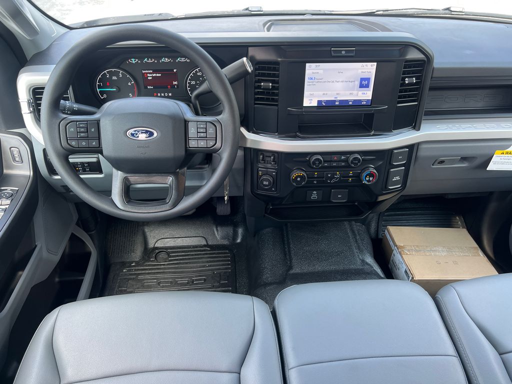 Thumbnail: 2025 Ford F-350 - 9