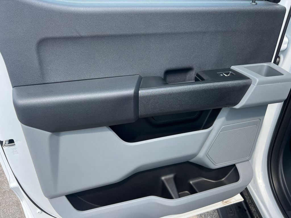 Thumbnail: 2025 Ford F-350 - 24