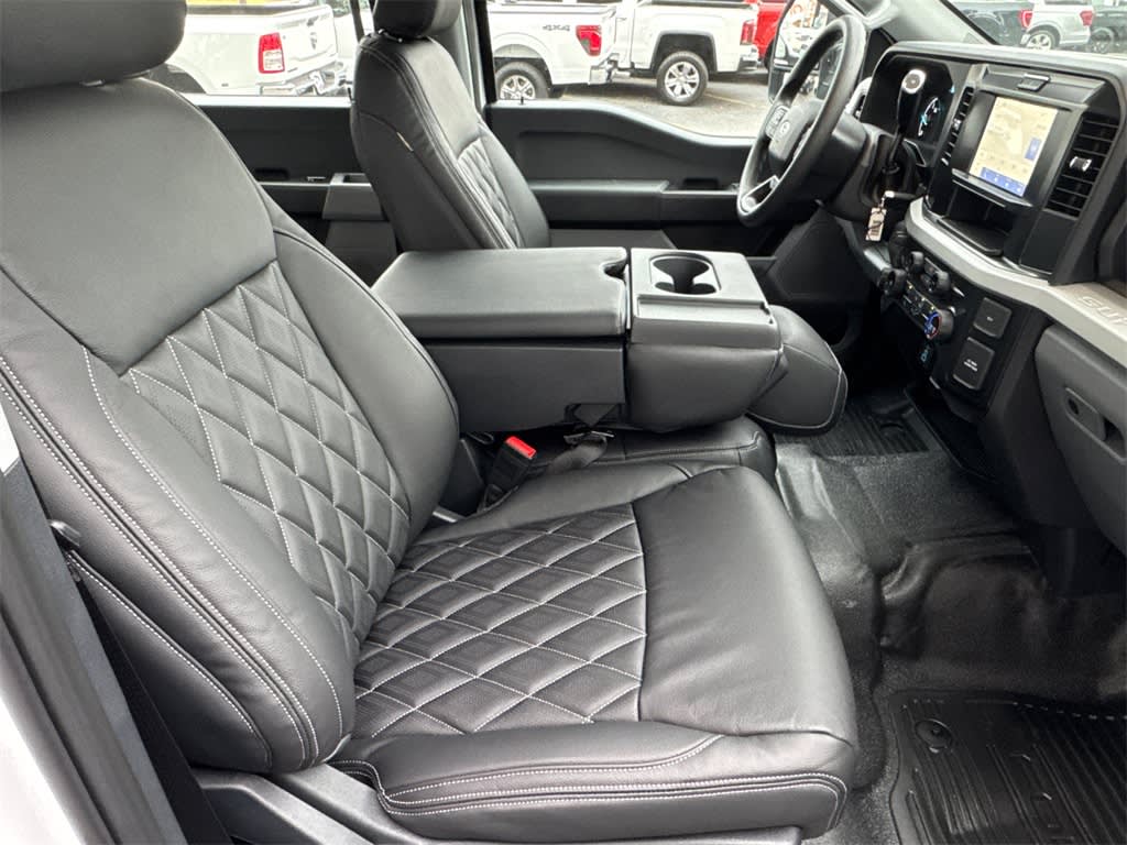 Thumbnail: 2025 Ford F-350 - 9