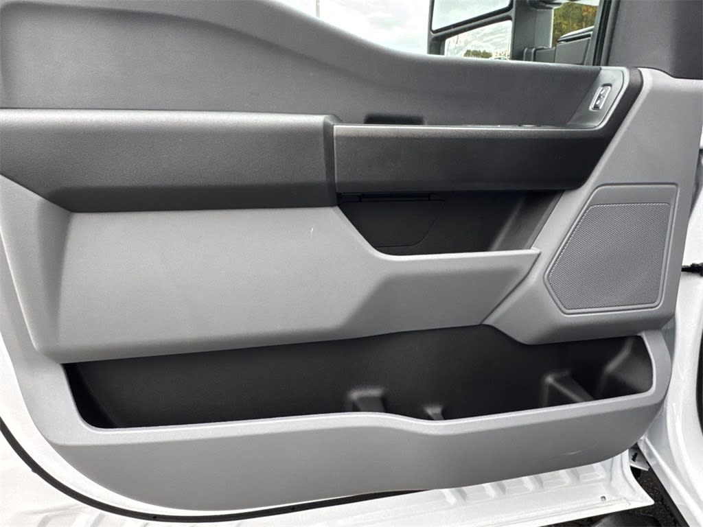 Thumbnail: 2025 Ford F-350 - 22