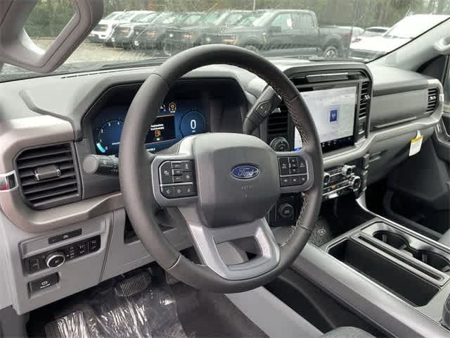 2025 Ford F-150 XLT 8