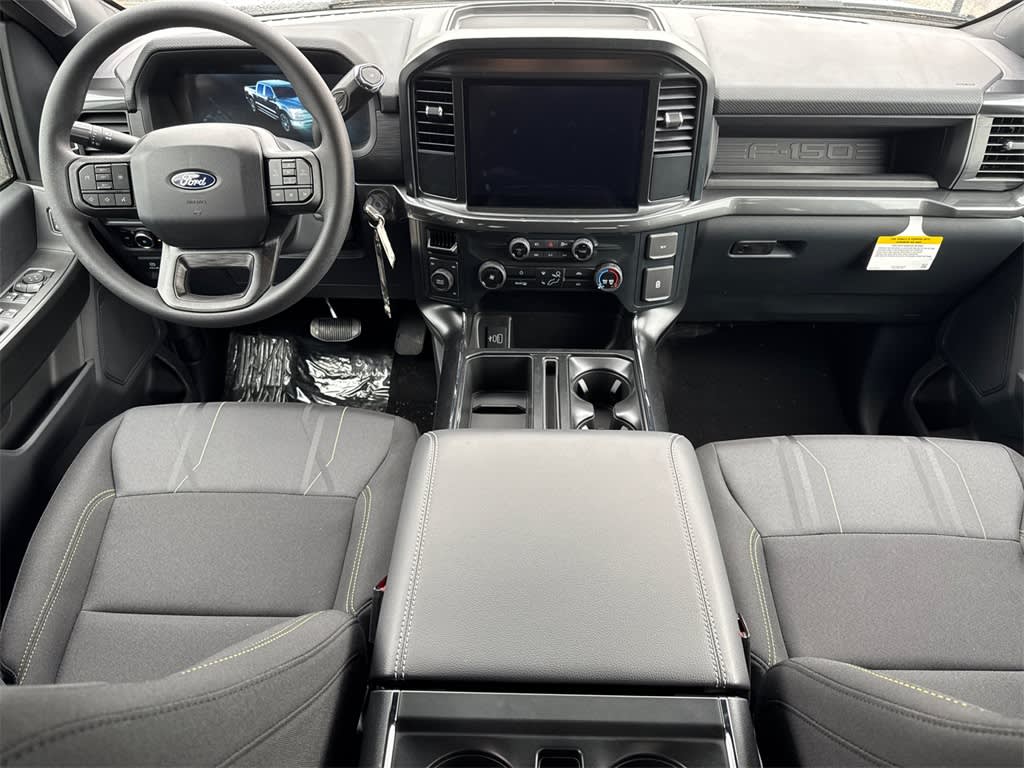 2025 Ford F-150 STX 8