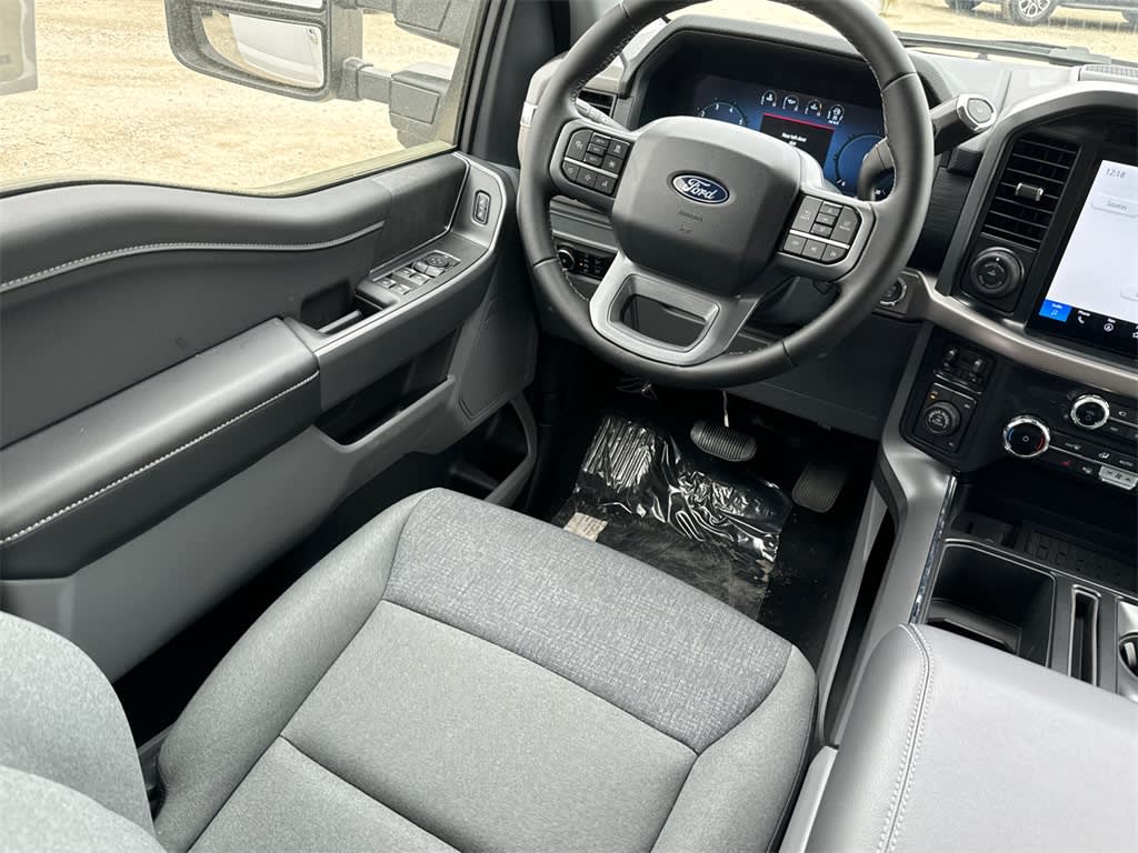 2025 Ford F-150 XLT 8