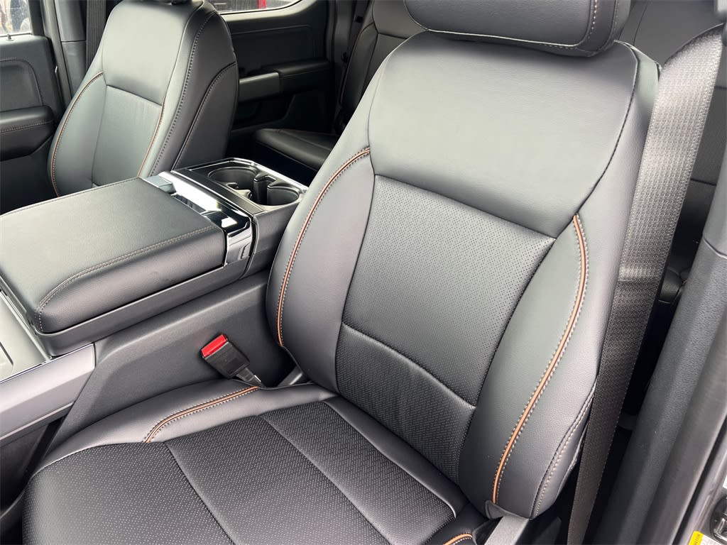 2025 Ford F-150 Lariat 11