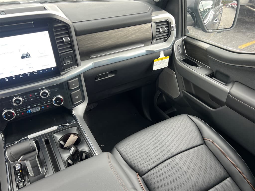2025 Ford F-150 Lariat 13