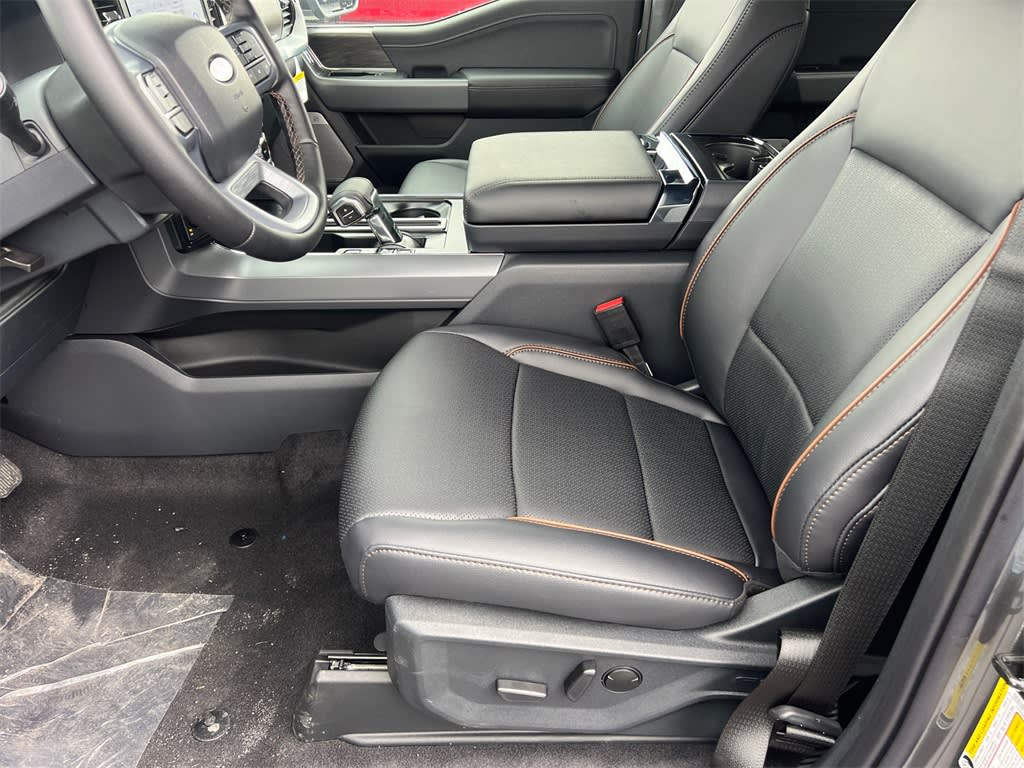 2025 Ford F-150 Lariat 10
